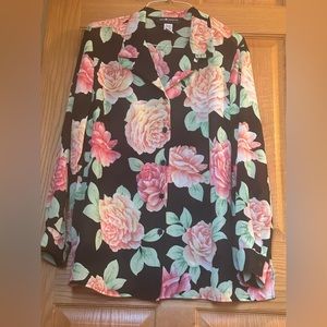 Sag Harbor Front Buttons Long Sleeves Side Slits Floral Button Cuffs Blouse